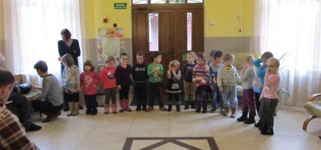 Występ przedszkolaków z okazji dnia Babci i Dziadka Występ przedszkolaków z okazji dnia Babci i Dziadka